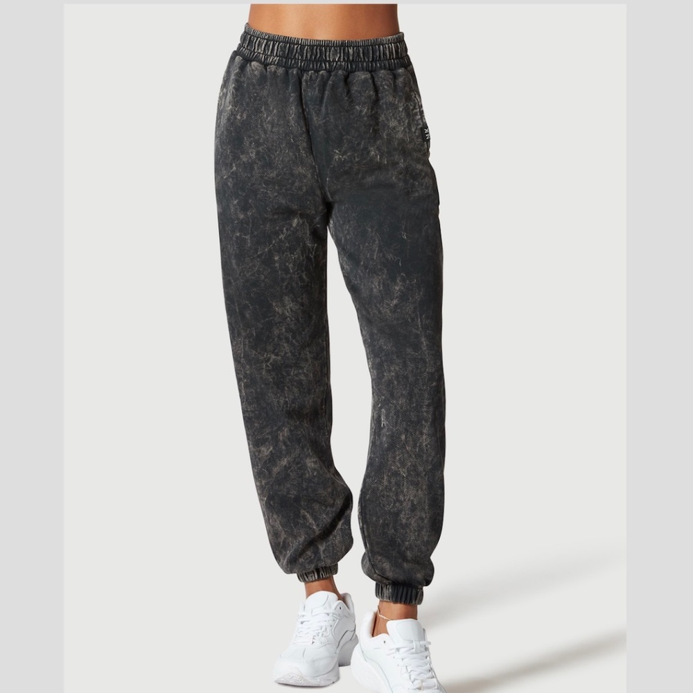 Nux Sunday Sweat Obsidian Wash